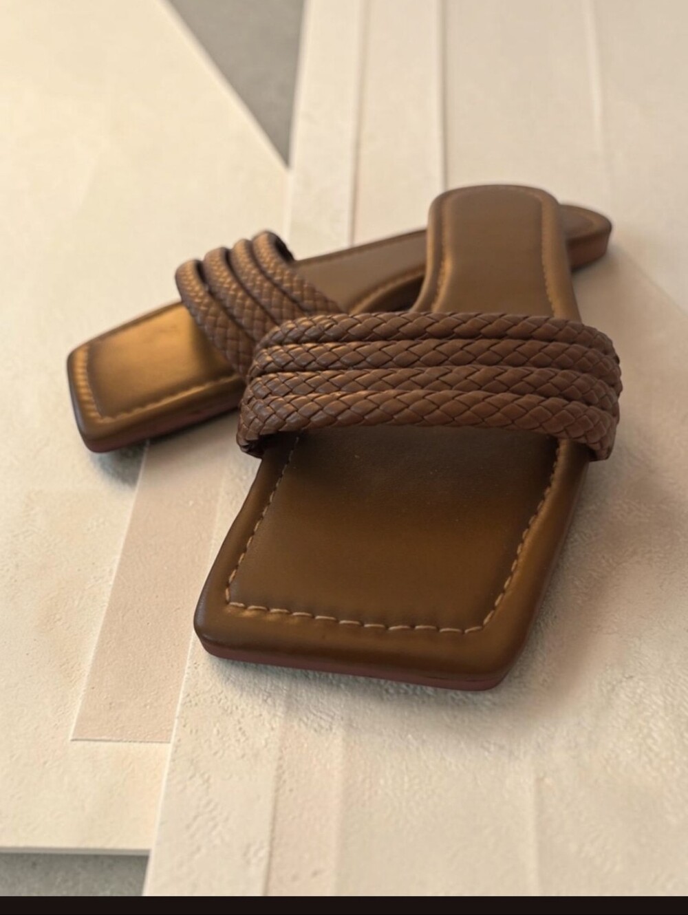 NWOT BROWN WOVEN SLIDES